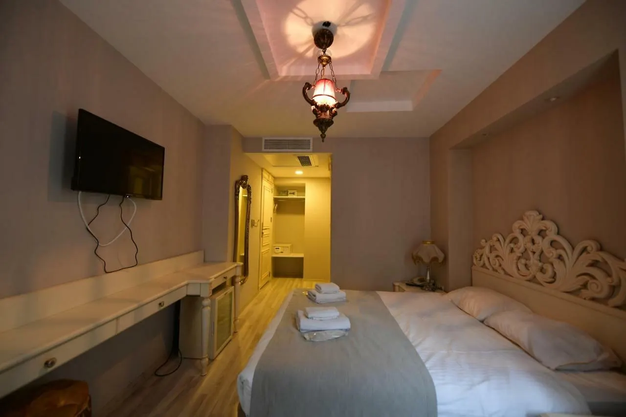 Albatros Premier Hotel Istanbul 4*,